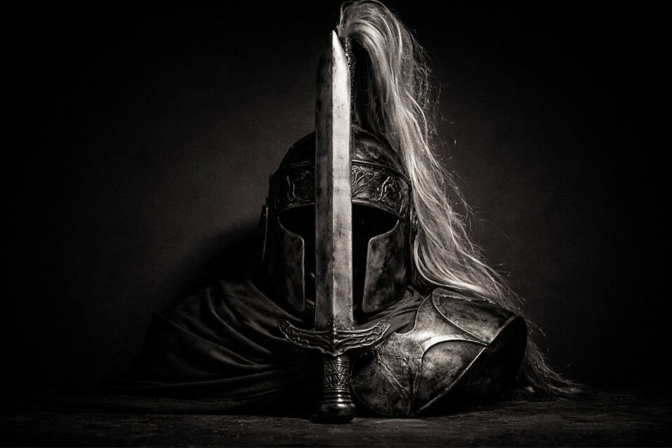 Vom Opfer zur Heldin: Sharons Weg zur Selbstermächtigung in „Die Gladiatrix – Im Schatten der Gerechtigkeit"